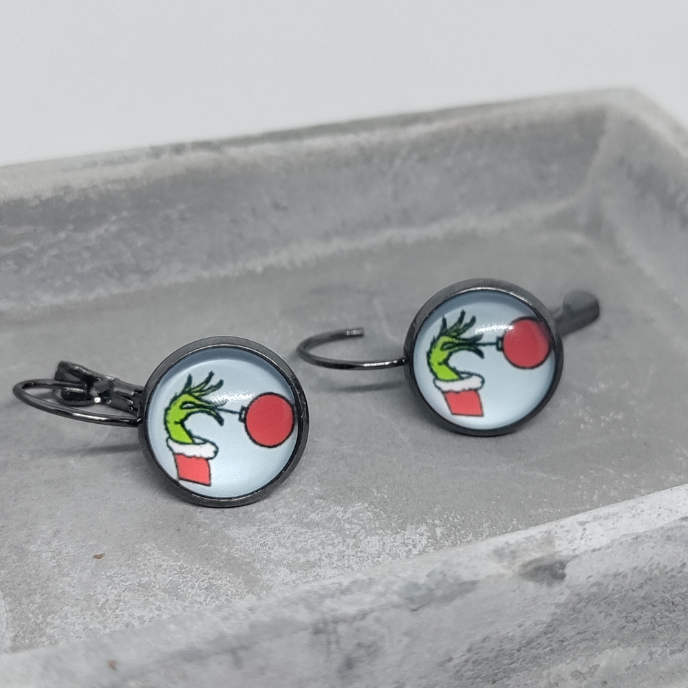 The Grinch Cabochon leverback earrings